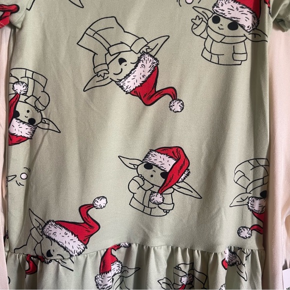 Disney Star Wars Girls 4/5 Yoda White and Green Christmas Dresses 2pc NWT - Picture 4 of 9
